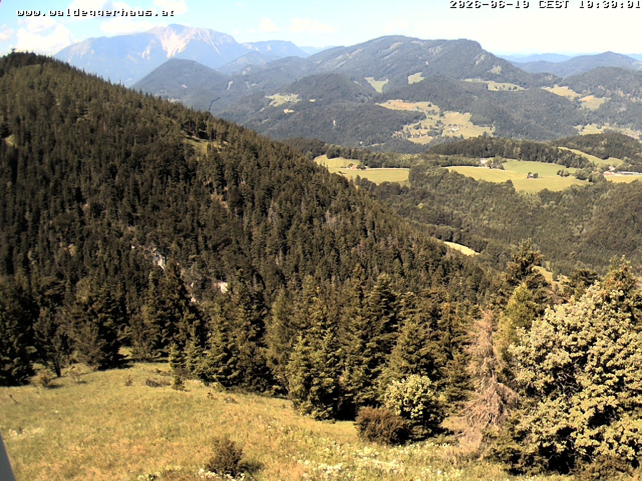 Archived image Webcam Restaurant Waldeggerhaus "Hohe Wand"