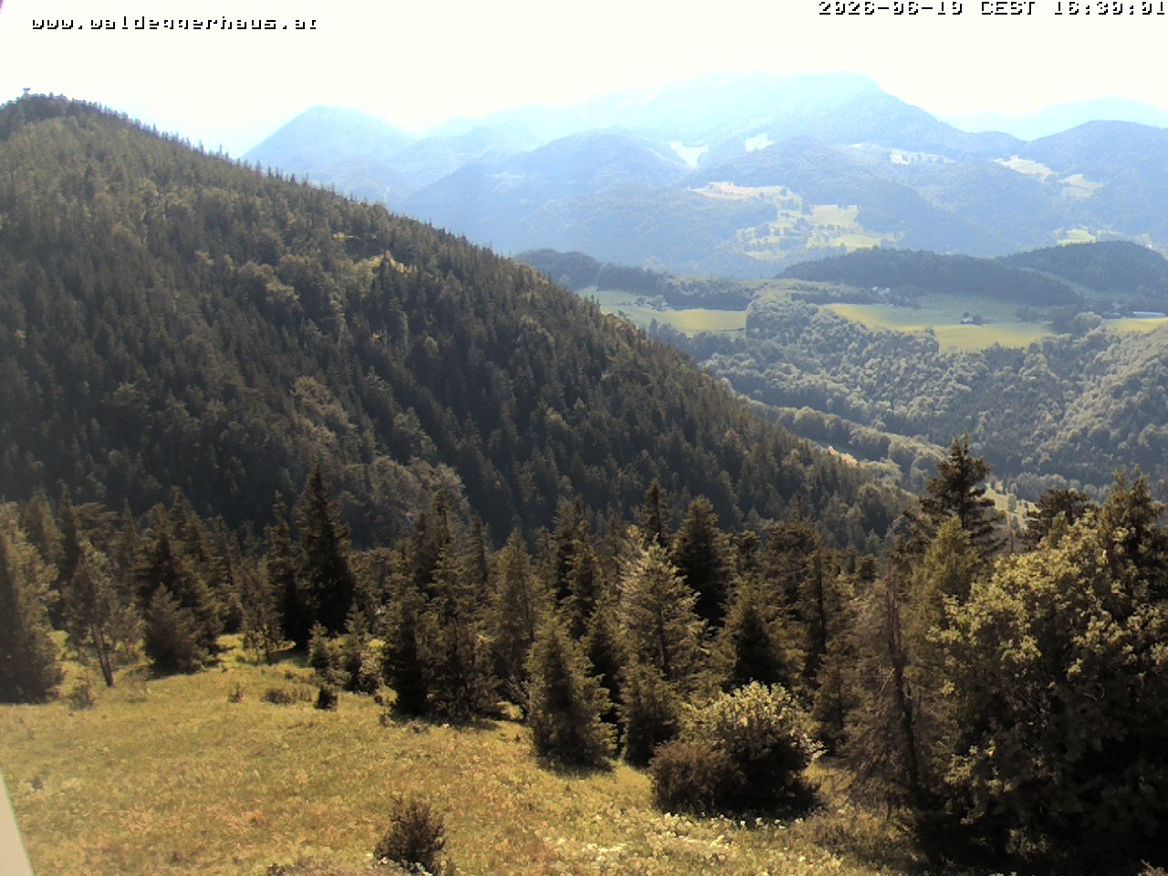 Archived image Webcam Restaurant Waldeggerhaus "Hohe Wand"