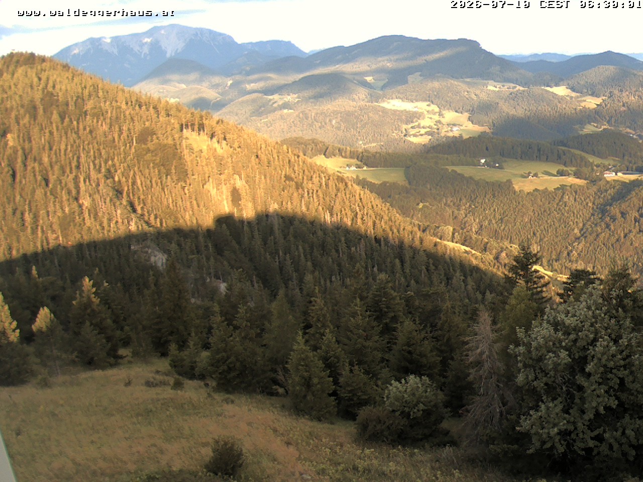 Archived image Webcam Restaurant Waldeggerhaus "Hohe Wand"