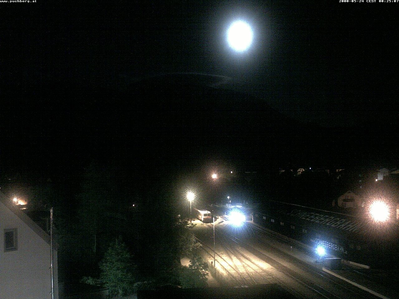 Archived image Webcam Train station at Puchberg am Schneeberg with view towards the Schneeberg