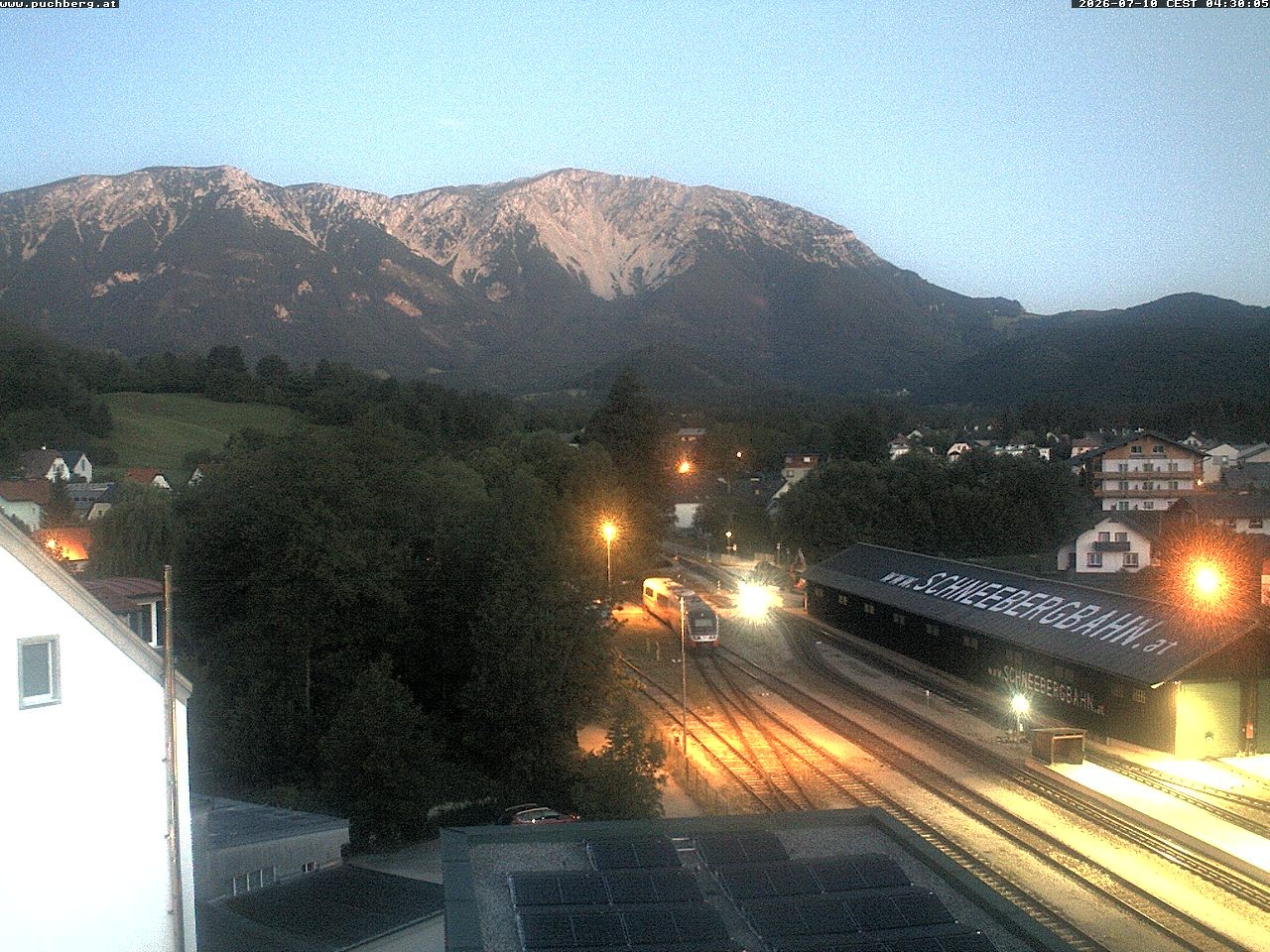 Archived image Webcam Train station at Puchberg am Schneeberg with view towards the Schneeberg