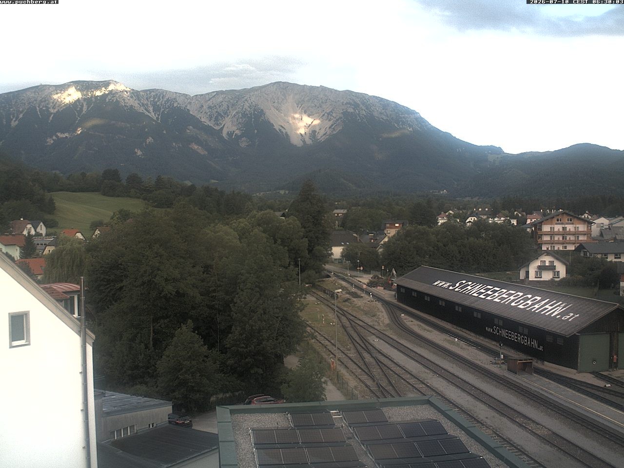 Archived image Webcam Train station at Puchberg am Schneeberg with view towards the Schneeberg