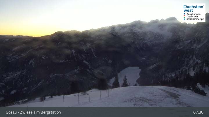 Archived image Webcam Gosau: Top station Panorama Jet Zwieselalm