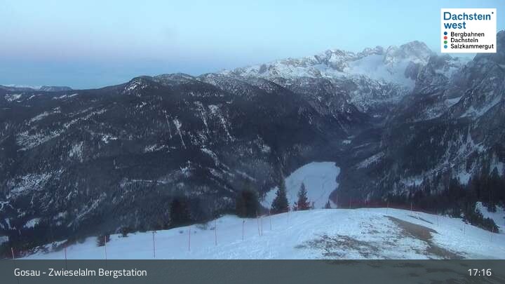 Archived image Webcam Gosau: Top station Panorama Jet Zwieselalm