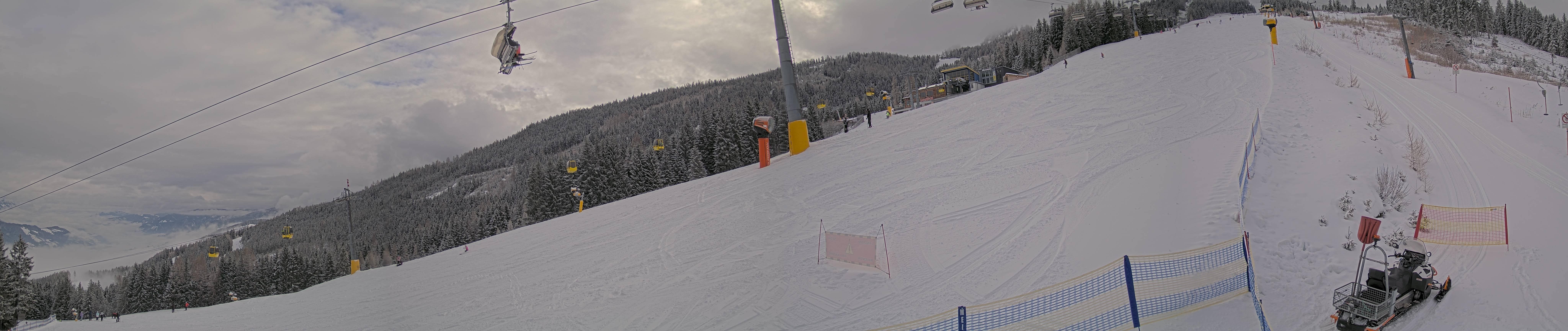 Archived image Webcam Hauser Kabling: top station of the gondola