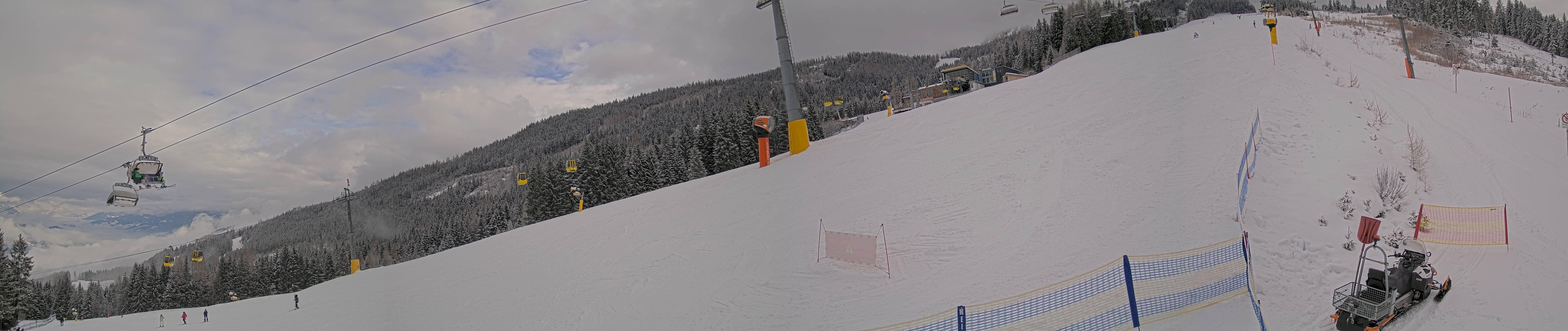Archived image Webcam Hauser Kabling: top station of the gondola