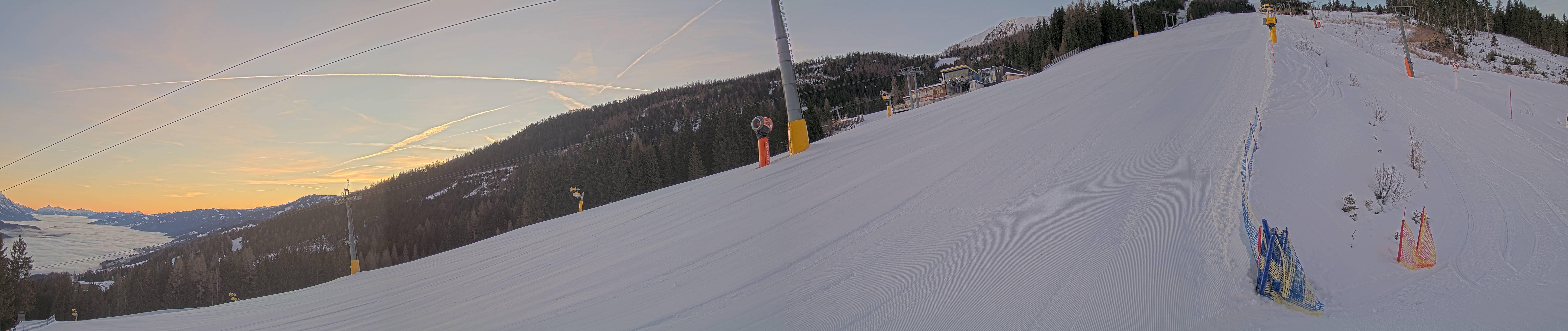 Archived image Webcam Hauser Kabling: top station of the gondola