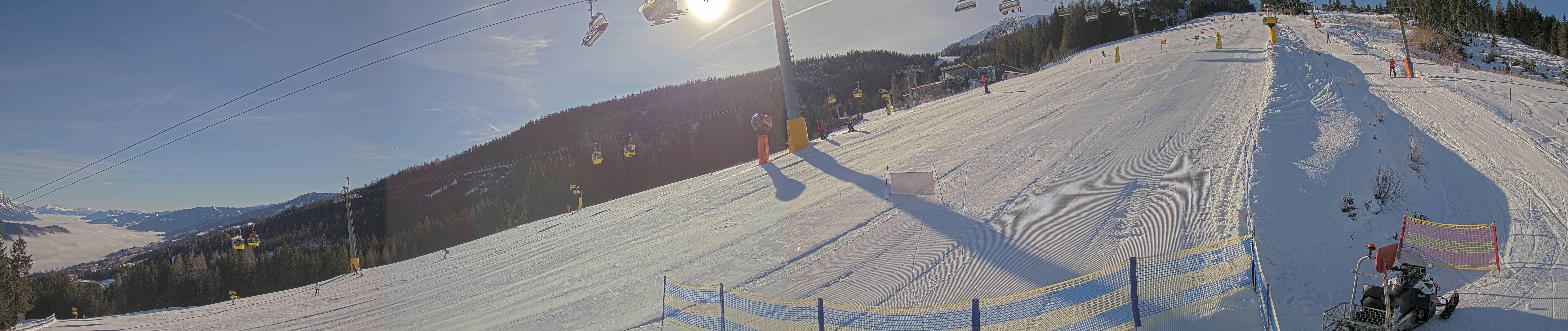 Archived image Webcam Hauser Kabling: top station of the gondola