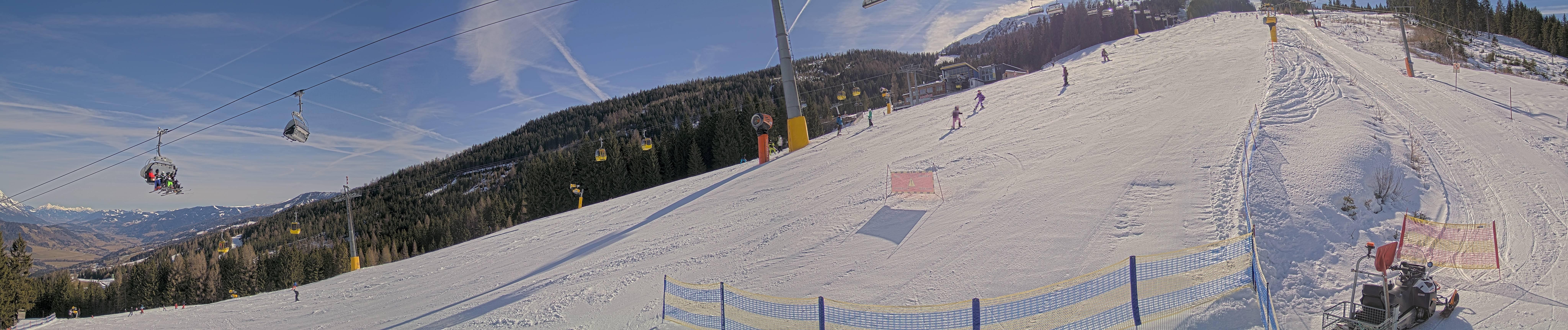Archived image Webcam Hauser Kabling: top station of the gondola