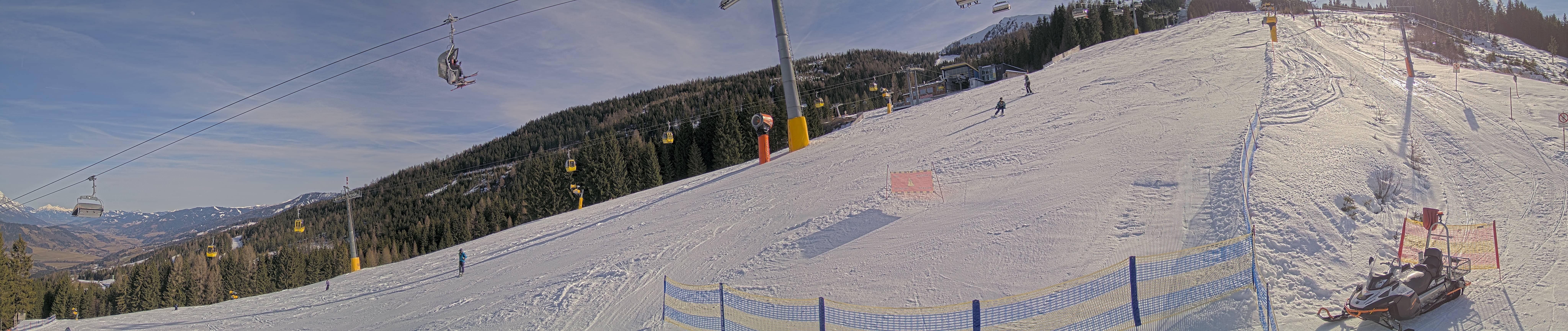 Archived image Webcam Hauser Kabling: top station of the gondola