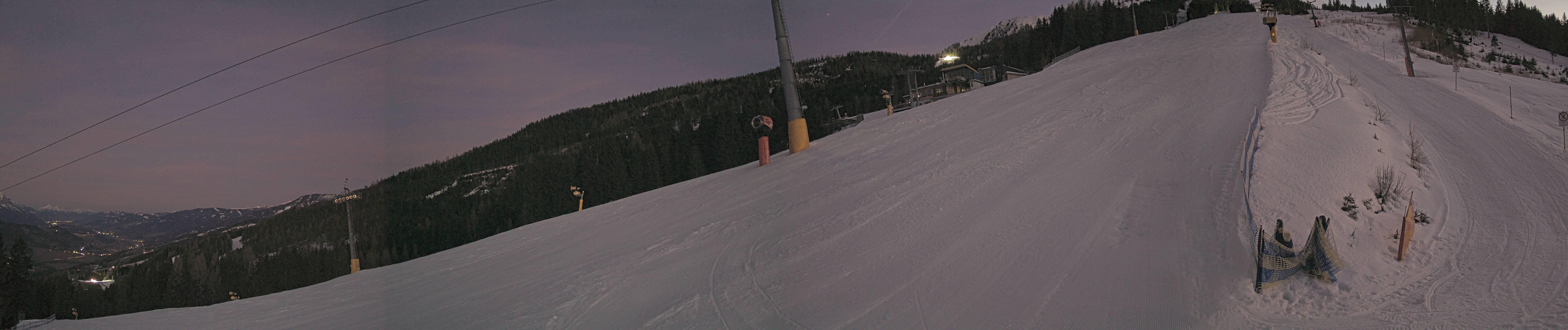Archived image Webcam Hauser Kabling: top station of the gondola