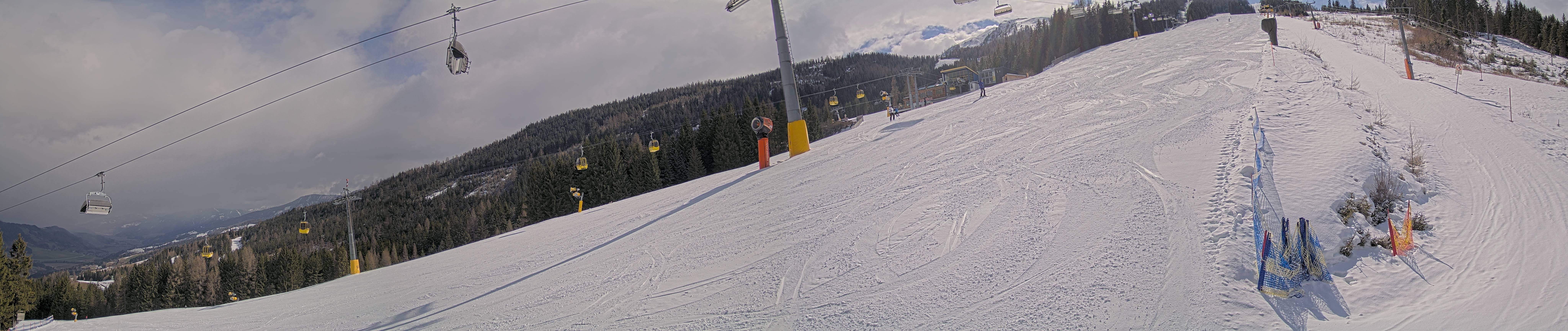 Archived image Webcam Hauser Kabling: top station of the gondola