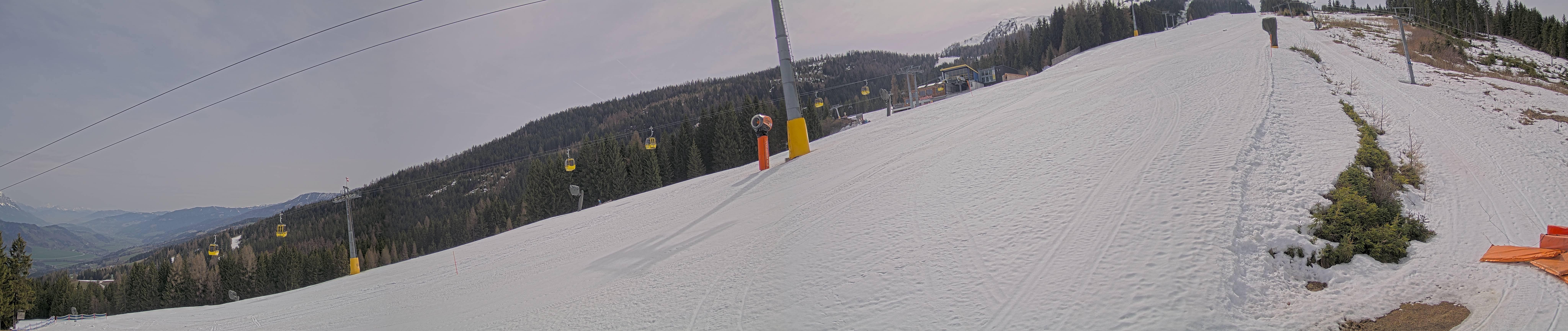 Archived image Webcam Hauser Kabling: top station of the gondola