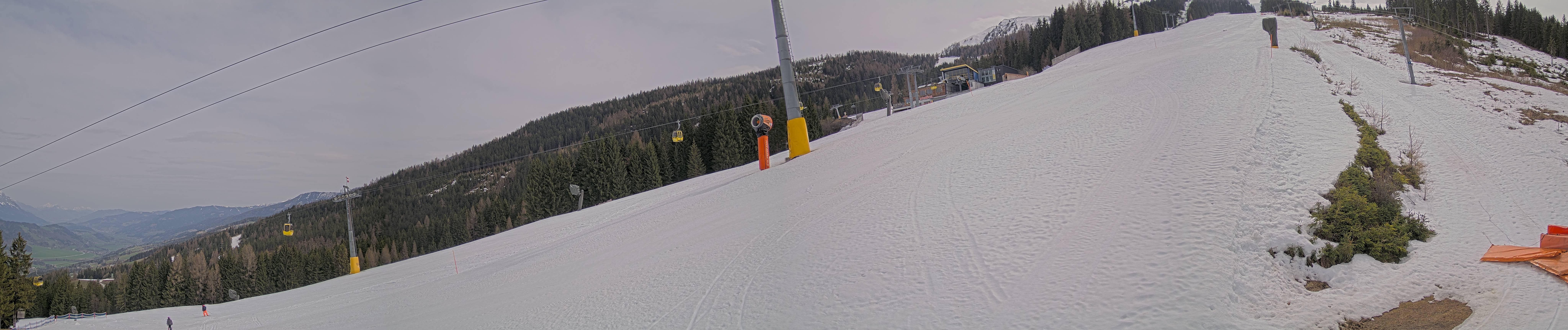 Archived image Webcam Hauser Kabling: top station of the gondola