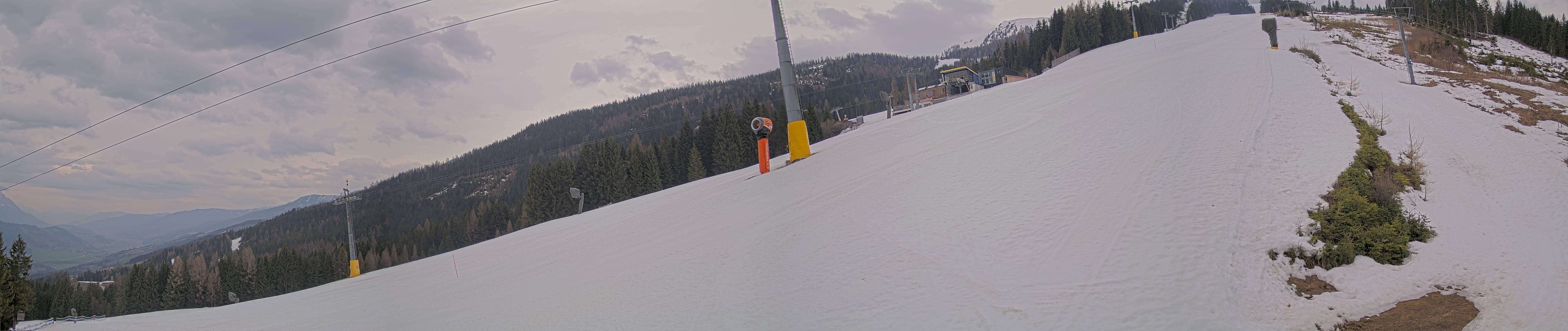 Archived image Webcam Hauser Kabling: top station of the gondola