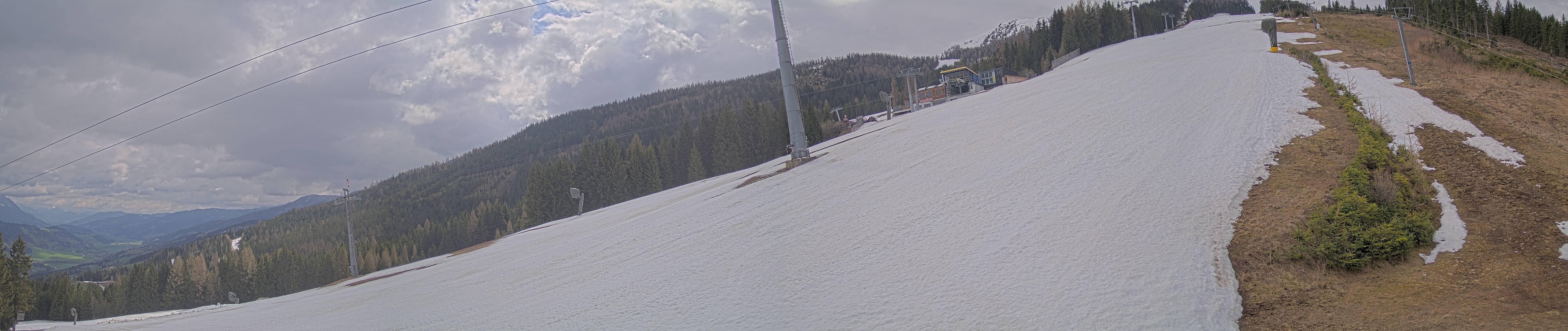 Archived image Webcam Hauser Kabling: top station of the gondola