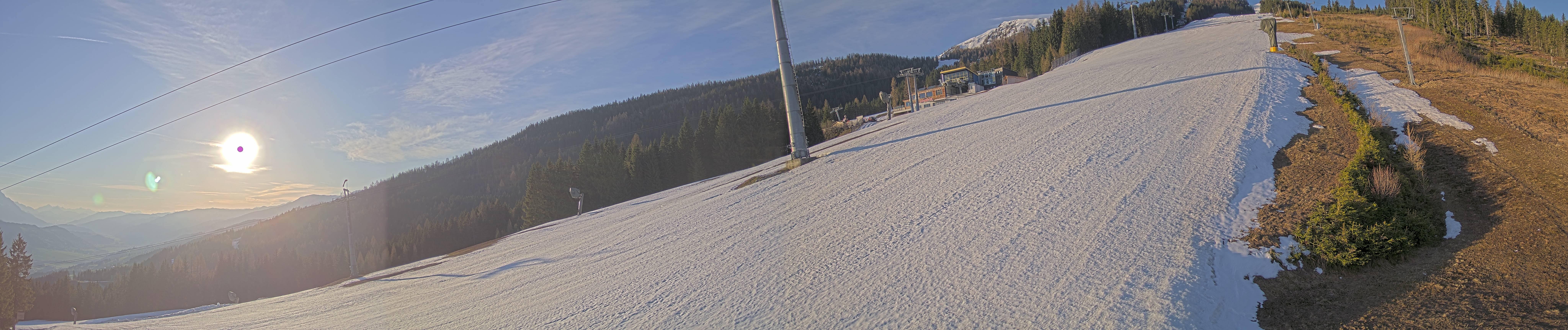 Archived image Webcam Hauser Kabling: top station of the gondola