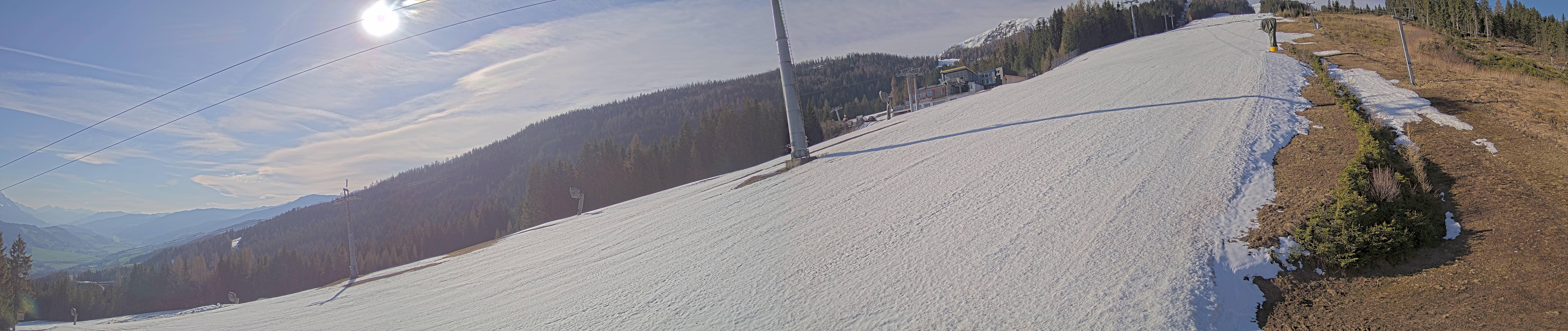 Archived image Webcam Hauser Kabling: top station of the gondola