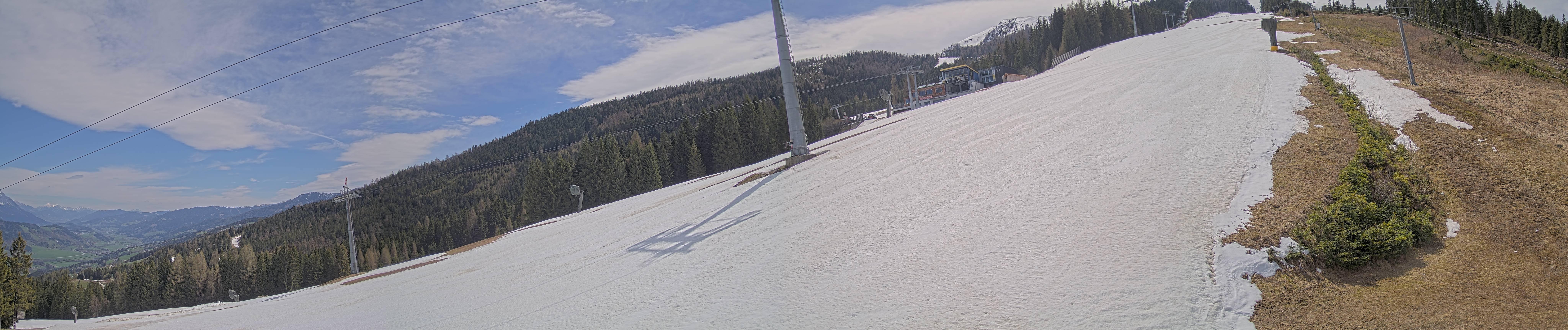 Archived image Webcam Hauser Kabling: top station of the gondola