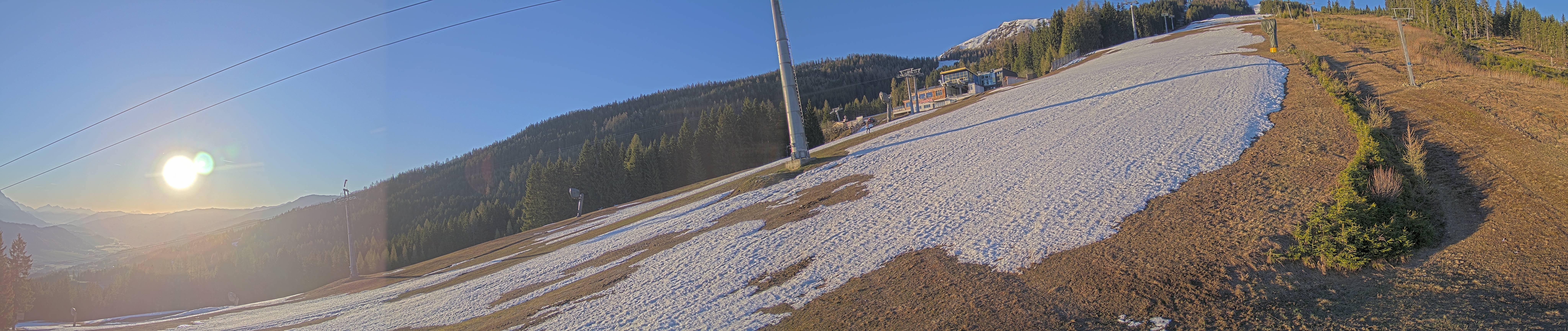 Archived image Webcam Hauser Kabling: top station of the gondola