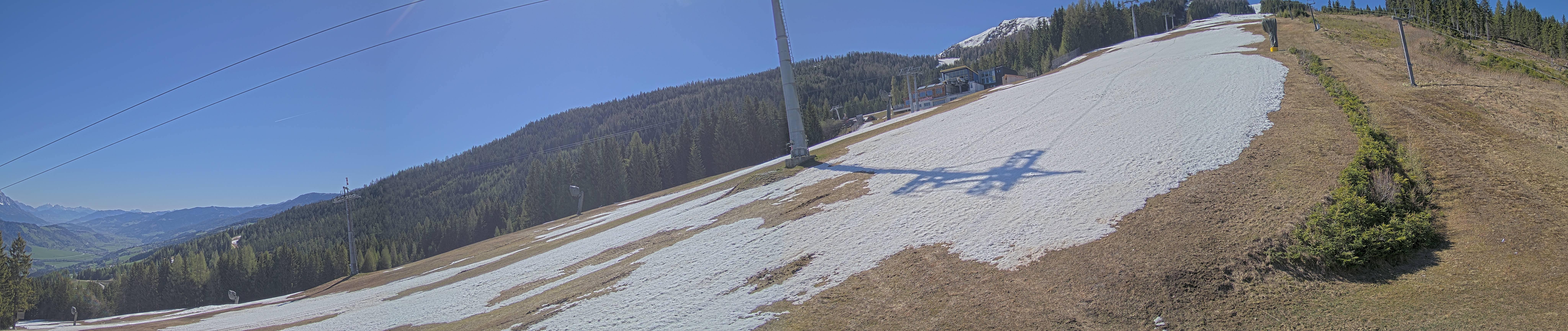 Archived image Webcam Hauser Kabling: top station of the gondola