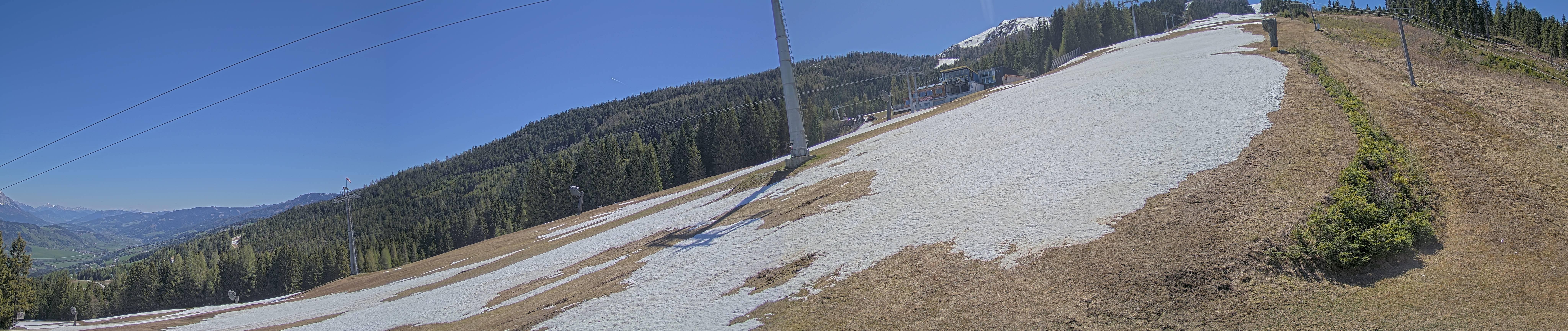 Archived image Webcam Hauser Kabling: top station of the gondola