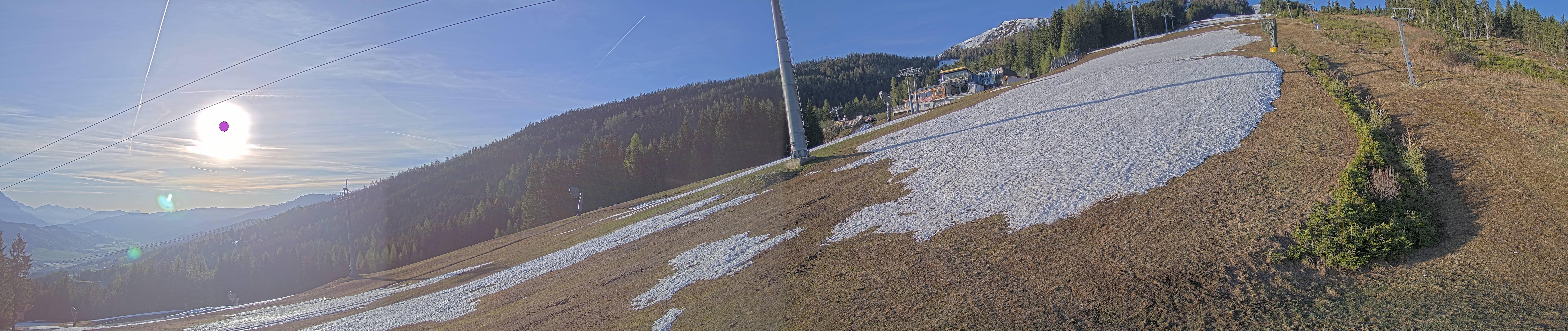 Archived image Webcam Hauser Kabling: top station of the gondola
