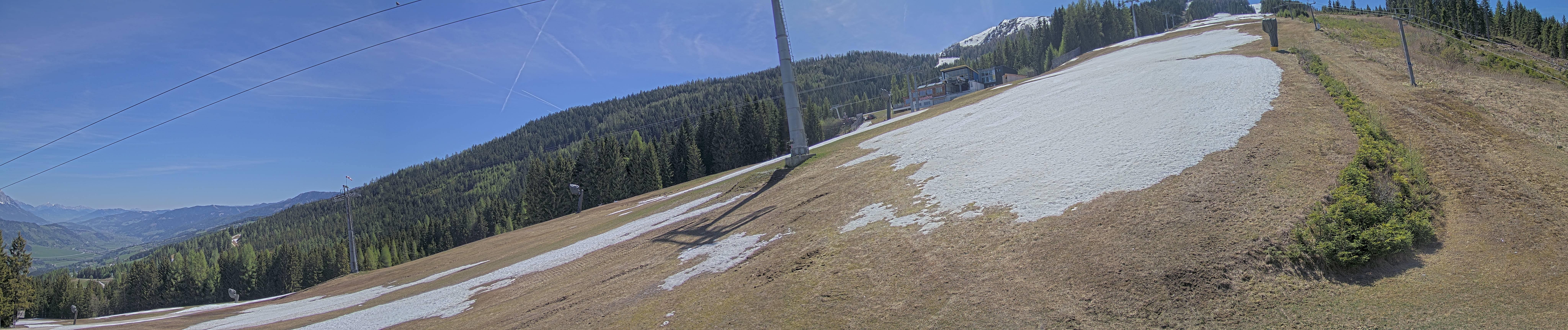 Archived image Webcam Hauser Kabling: top station of the gondola