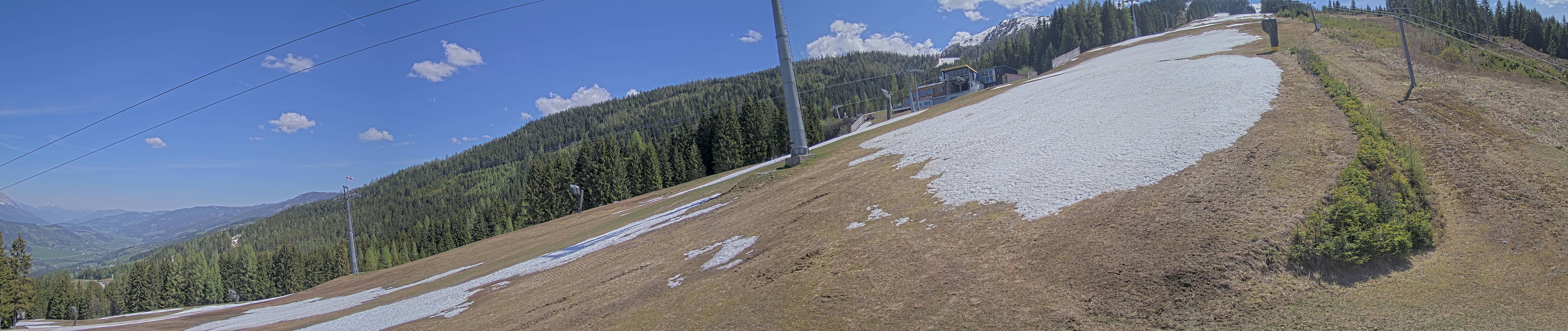 Archived image Webcam Hauser Kabling: top station of the gondola