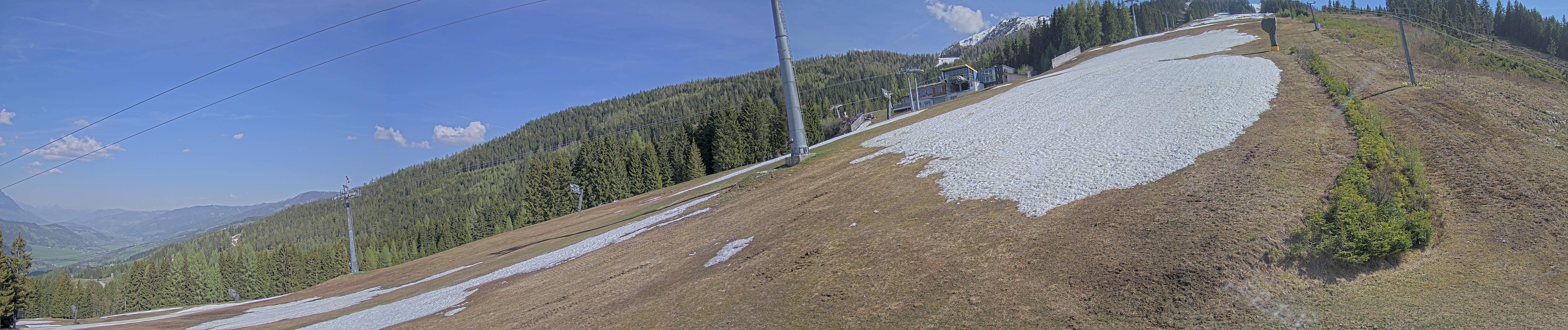 Archived image Webcam Hauser Kabling: top station of the gondola