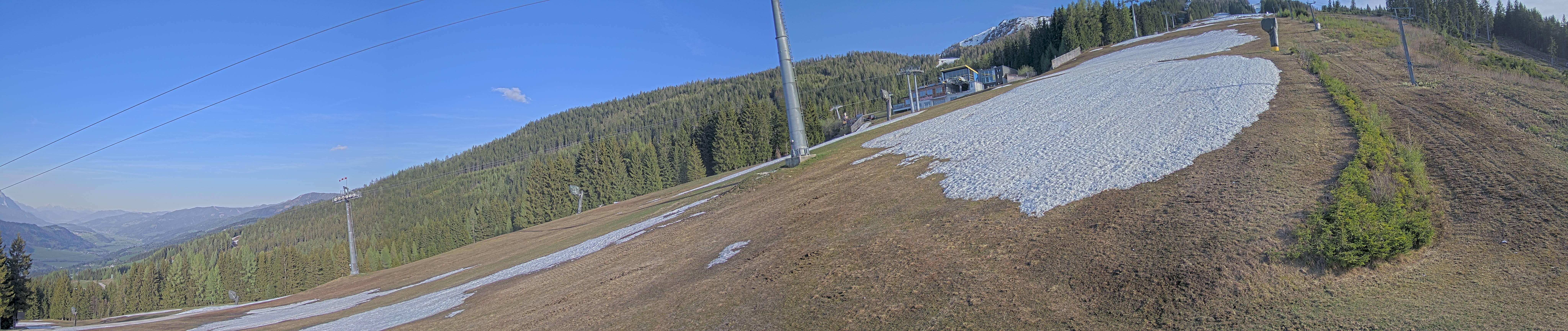 Archived image Webcam Hauser Kabling: top station of the gondola