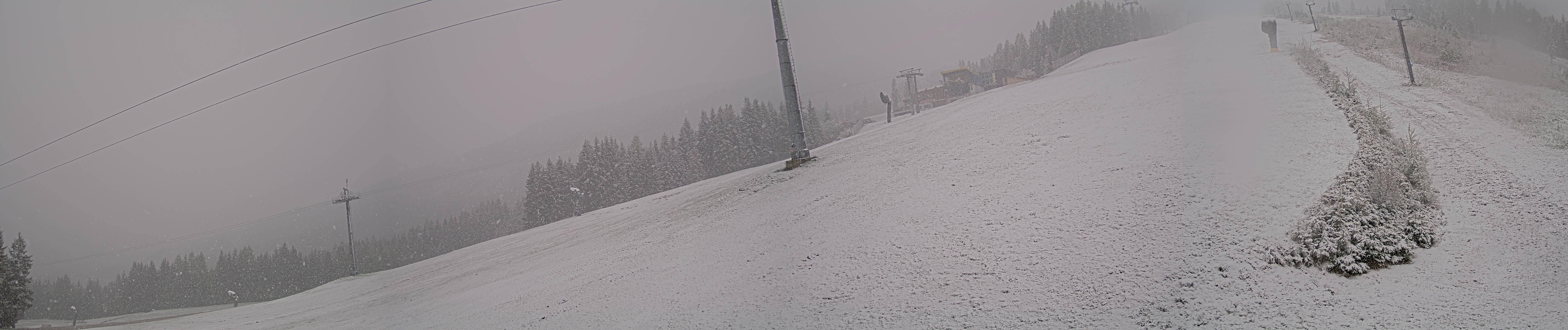Archived image Webcam Hauser Kabling: top station of the gondola