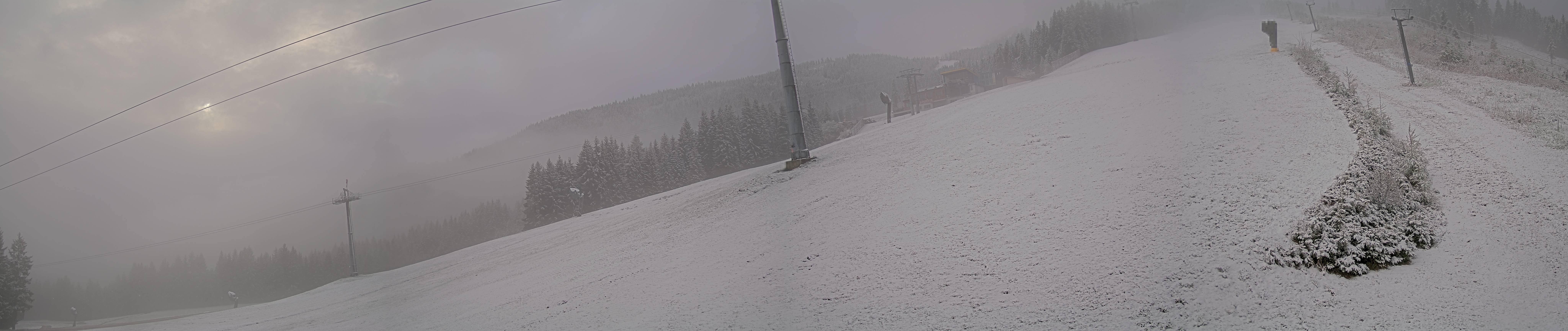 Archived image Webcam Hauser Kabling: top station of the gondola