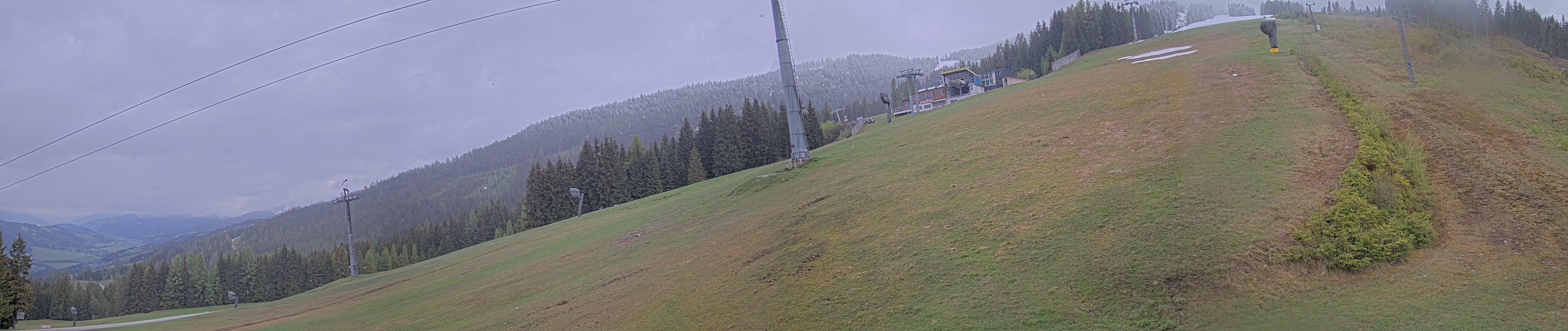 Archived image Webcam Hauser Kabling: top station of the gondola