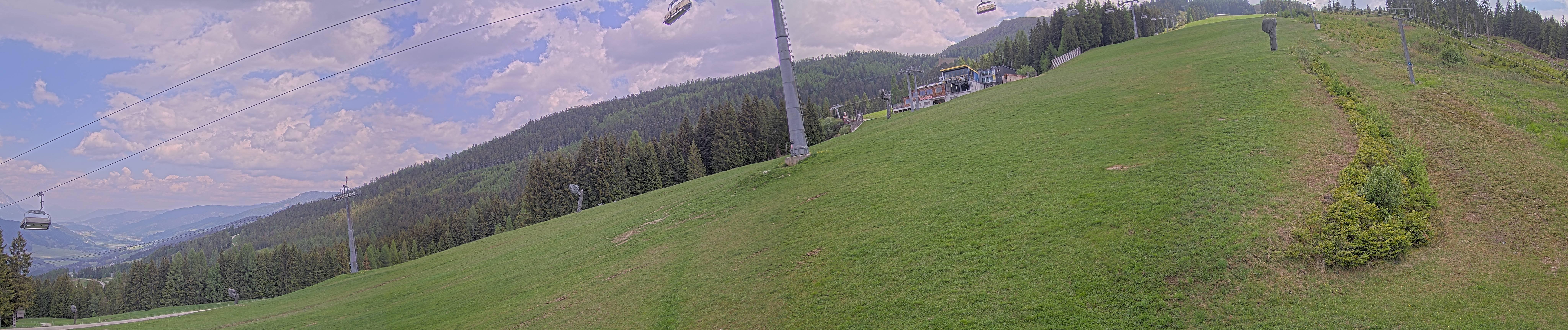 Archived image Webcam Hauser Kabling: top station of the gondola
