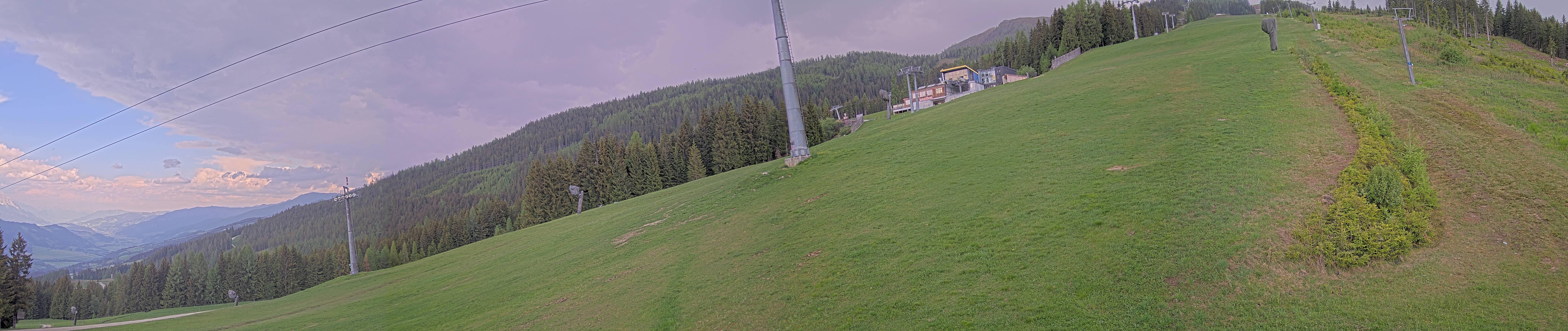 Archived image Webcam Hauser Kabling: top station of the gondola