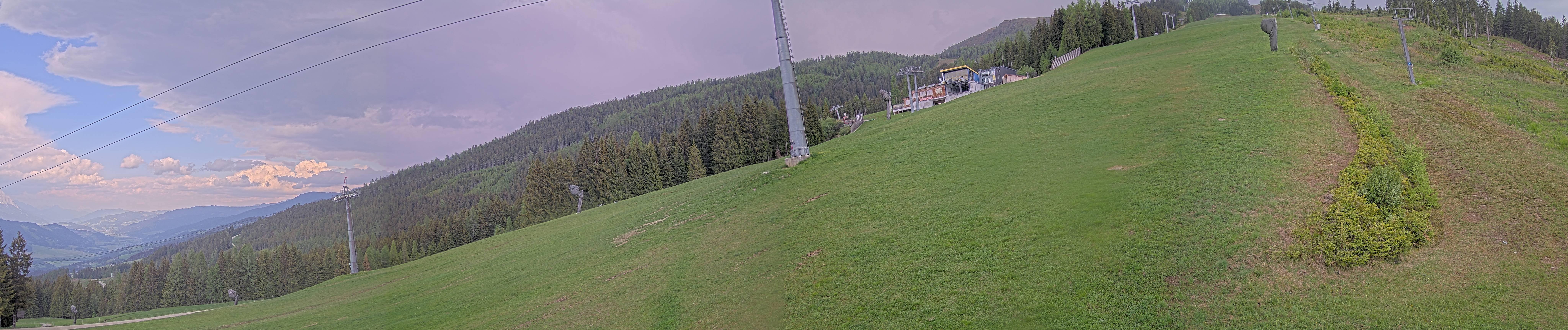 Archived image Webcam Hauser Kabling: top station of the gondola