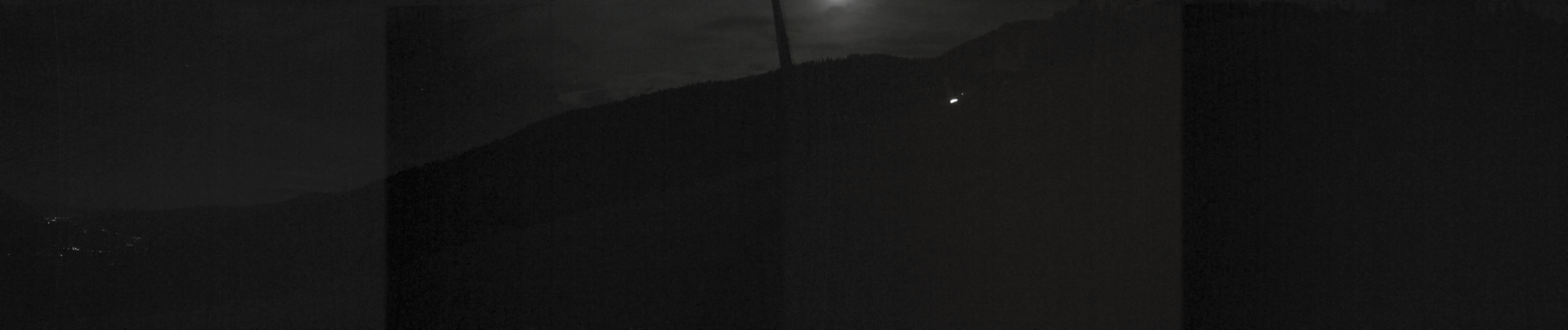 Archived image Webcam Hauser Kabling: top station of the gondola