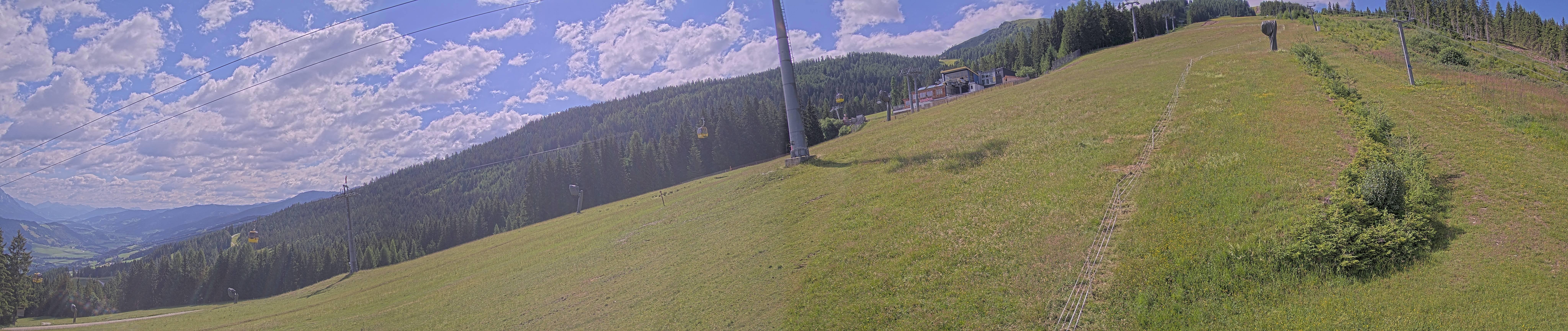 Archived image Webcam Hauser Kabling: top station of the gondola