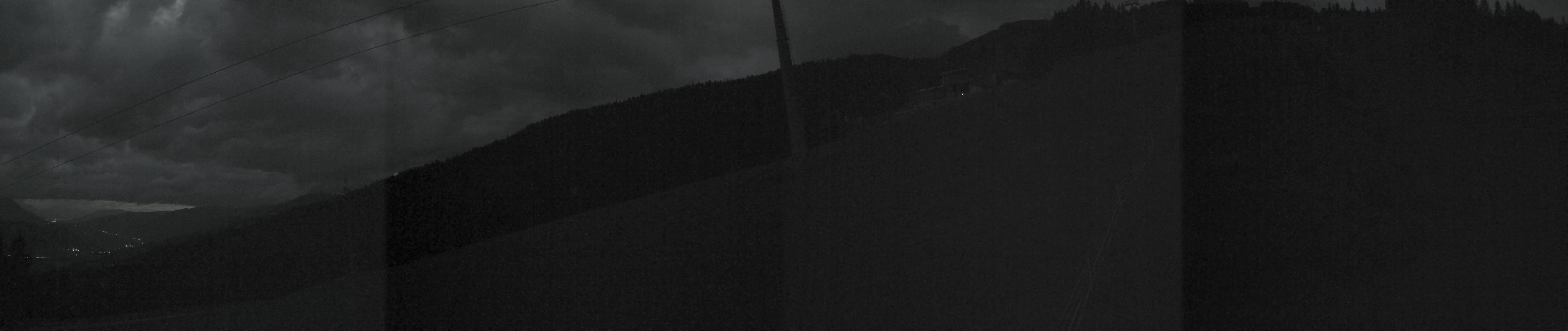 Archived image Webcam Hauser Kabling: top station of the gondola