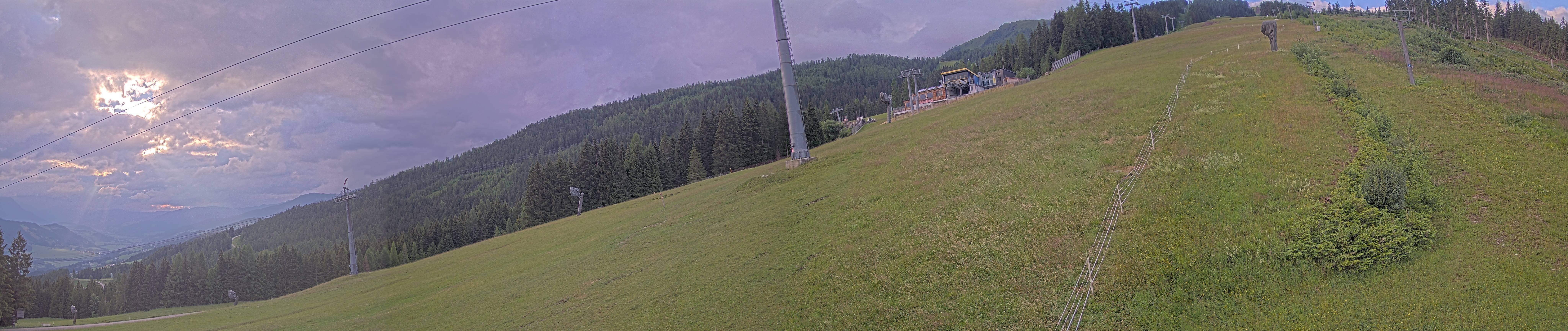 Archived image Webcam Hauser Kabling: top station of the gondola