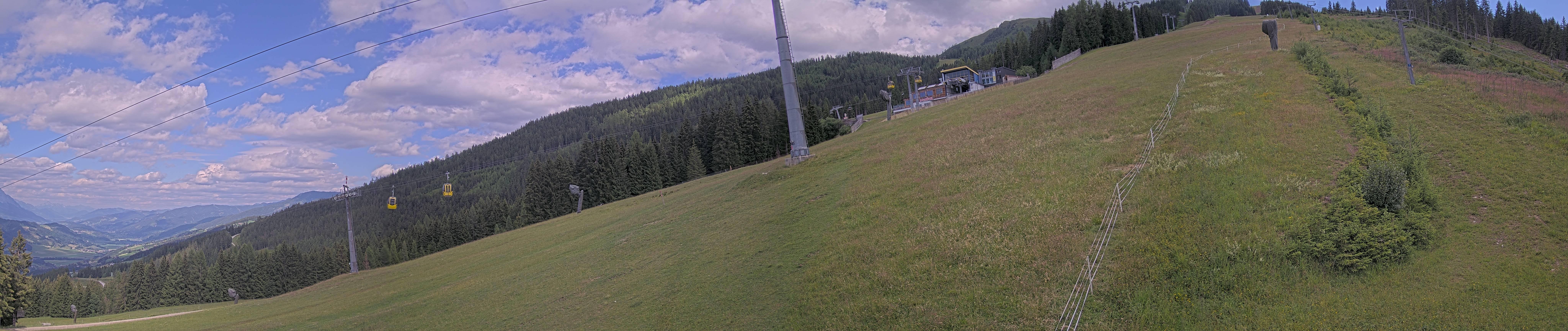 Archived image Webcam Hauser Kabling: top station of the gondola