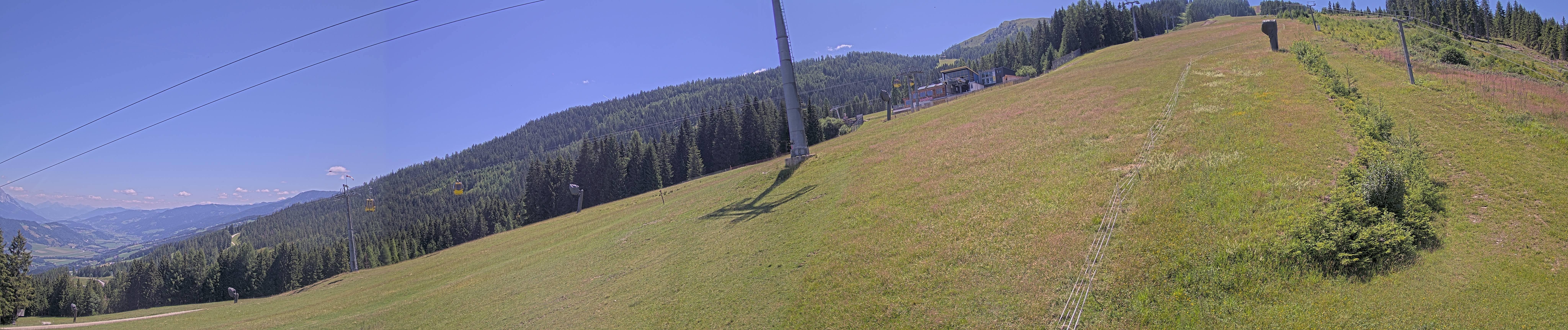 Archived image Webcam Hauser Kabling: top station of the gondola