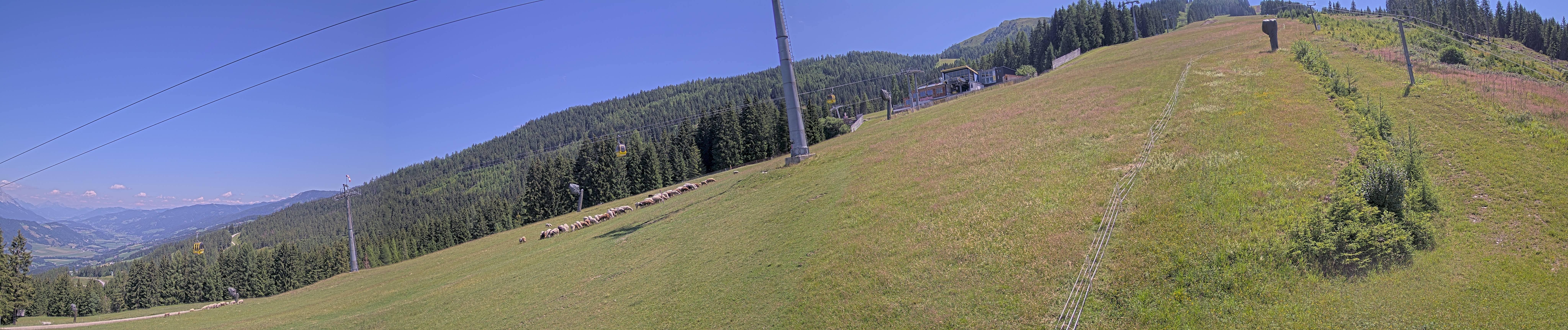 Archived image Webcam Hauser Kabling: top station of the gondola