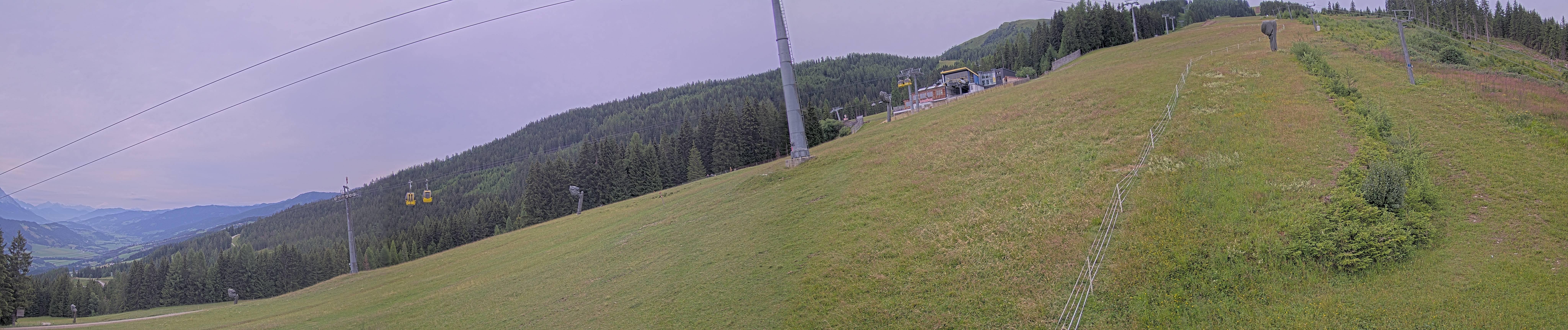 Archived image Webcam Hauser Kabling: top station of the gondola