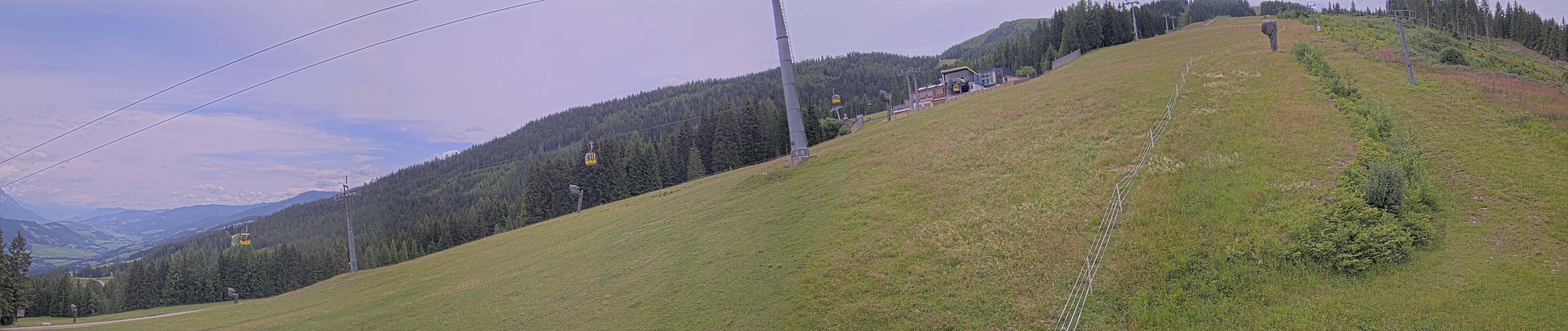Archived image Webcam Hauser Kabling: top station of the gondola