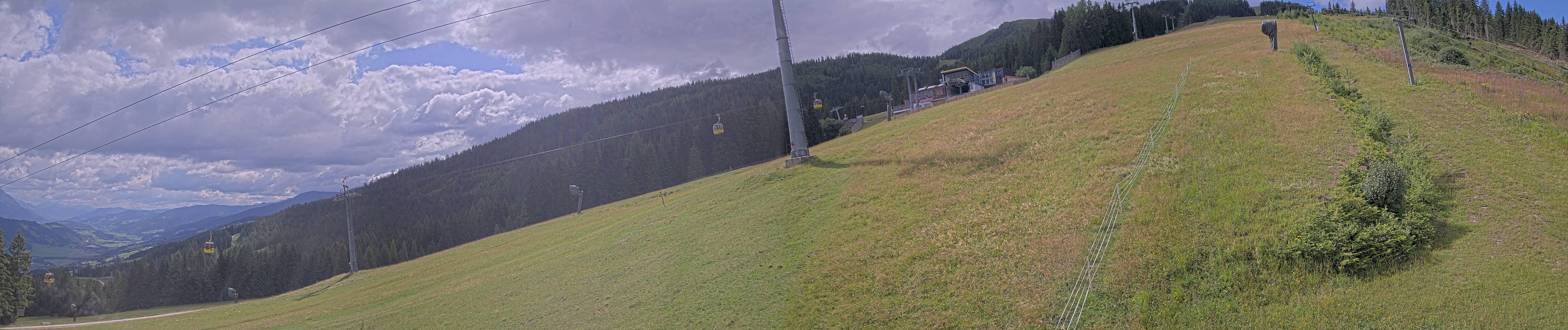 Archived image Webcam Hauser Kabling: top station of the gondola