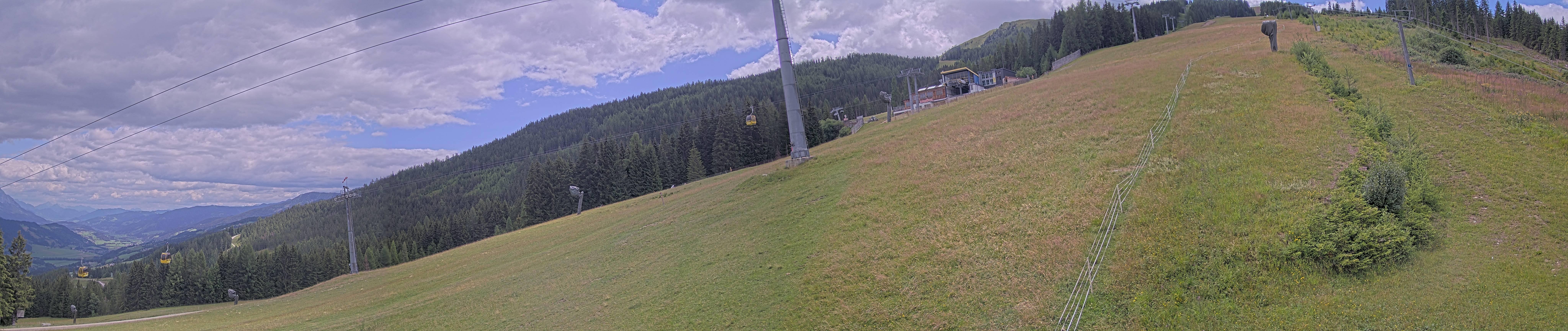 Archived image Webcam Hauser Kabling: top station of the gondola