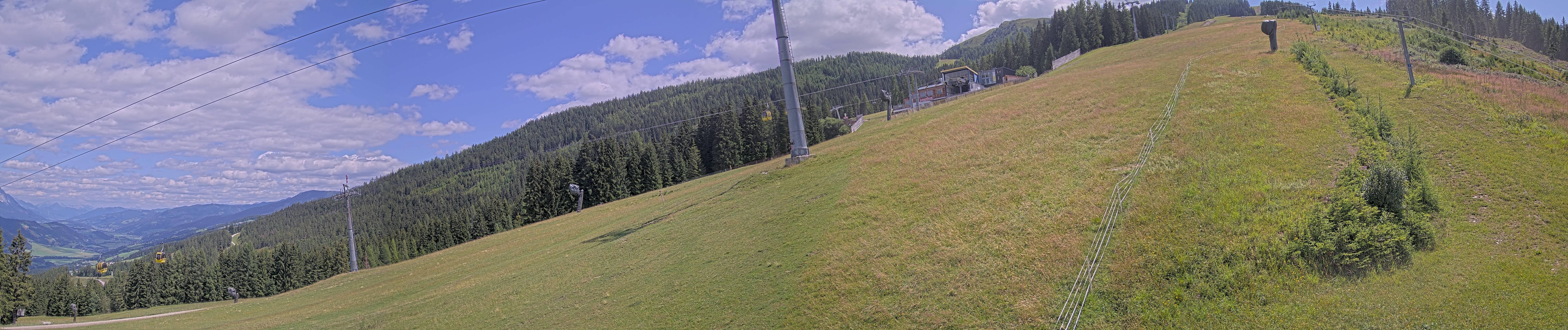 Archived image Webcam Hauser Kabling: top station of the gondola