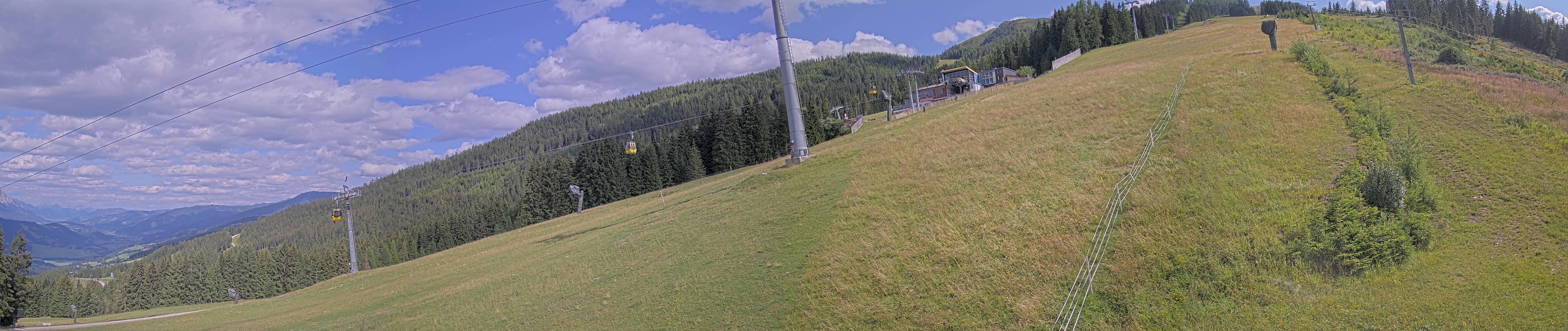 Archived image Webcam Hauser Kabling: top station of the gondola